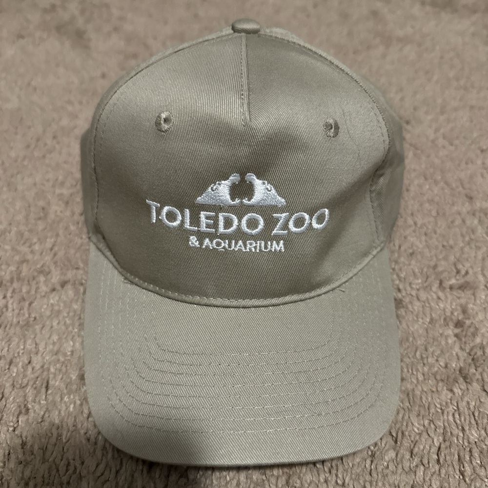 NWOT Toledo Zoo and Aquarium Khaki Adjustable Ball Cap